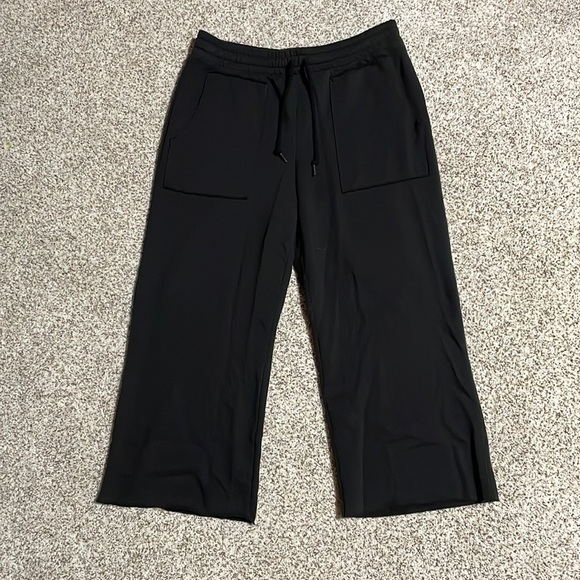 PINK Victoria's Secret Pants - NWOT PINK black cropped sweatpants